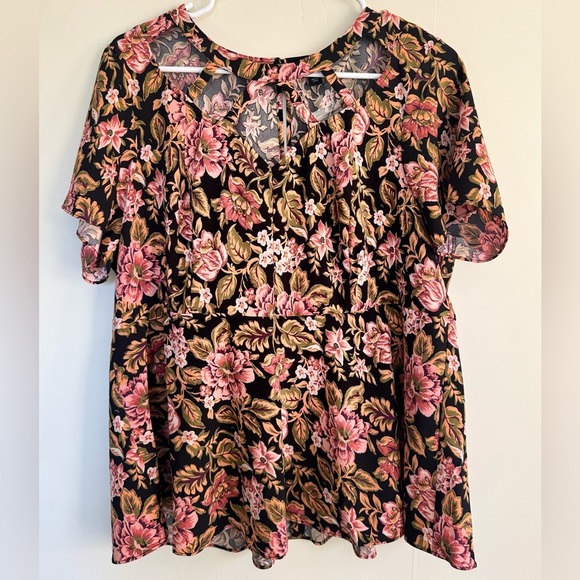 Torrid Floral Peplum style blouse size 0 / L NWT - Picture 1 of 6